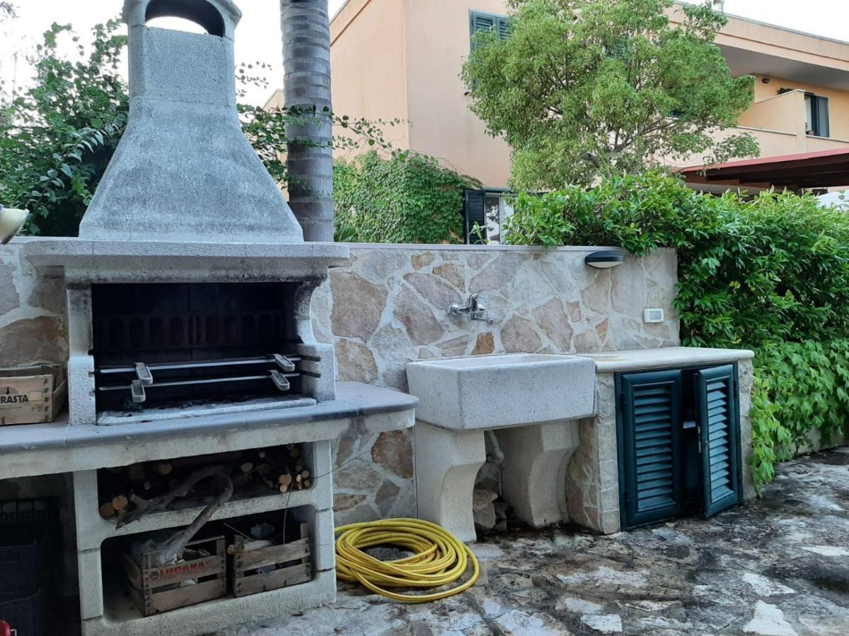 Villetta A Pochi Passi Dal Mare Santa Cesarea Terme Exteriör bild